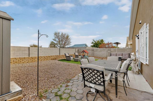 832 Mesa Viejo Street SW, Albuquerque, NM 87121
