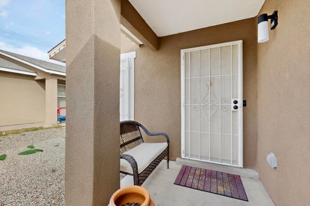 832 Mesa Viejo Street SW, Albuquerque, NM 87121