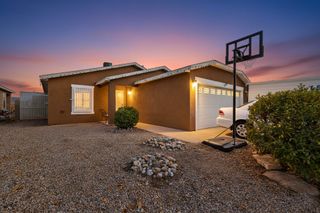 832 Mesa Viejo Street SW, Albuquerque, NM 87121