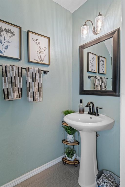 Image 11 of property listing at 388 COUNTRYSIDE KEY BOULEVARD, Oldsmar, FL 34677