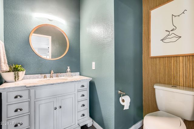 1042 W NEWPORT BEACH Drive, Gilbert, AZ 85233