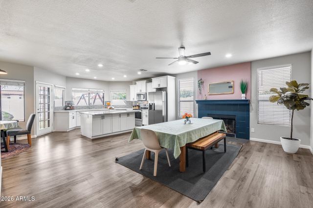 1042 W NEWPORT BEACH Drive, Gilbert, AZ 85233