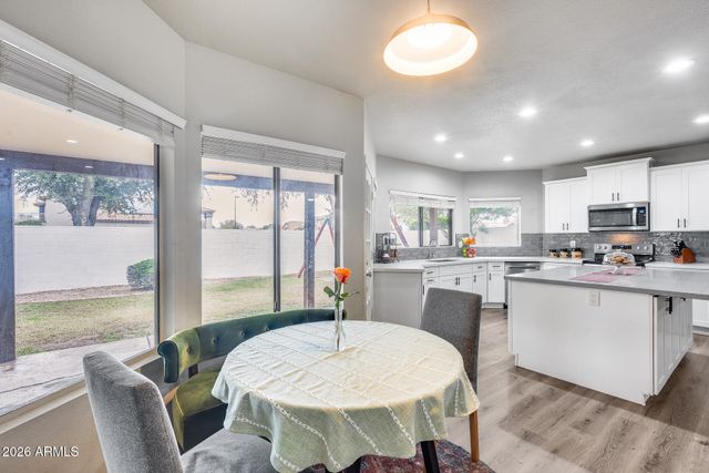 1042 W NEWPORT BEACH Drive, Gilbert, AZ 85233