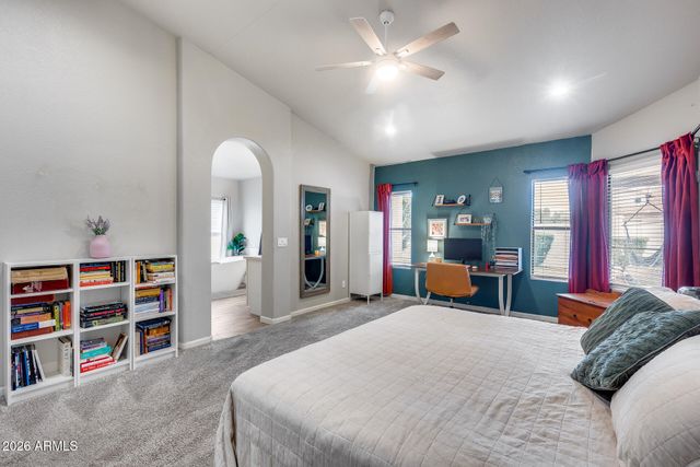 1042 W NEWPORT BEACH Drive, Gilbert, AZ 85233