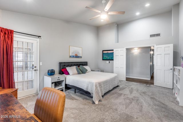 1042 W NEWPORT BEACH Drive, Gilbert, AZ 85233