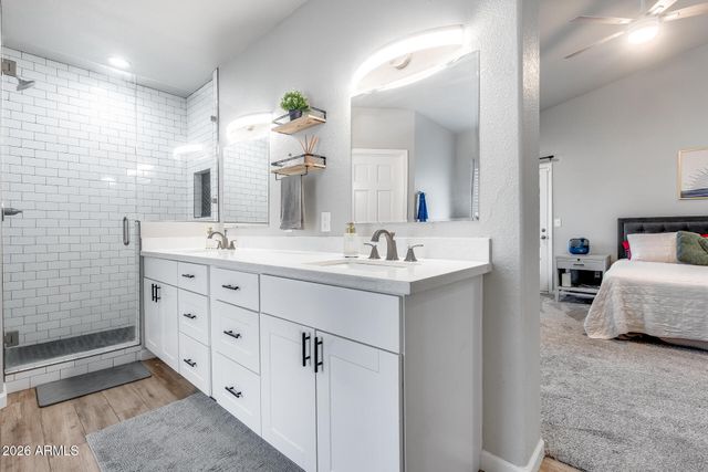 1042 W NEWPORT BEACH Drive, Gilbert, AZ 85233