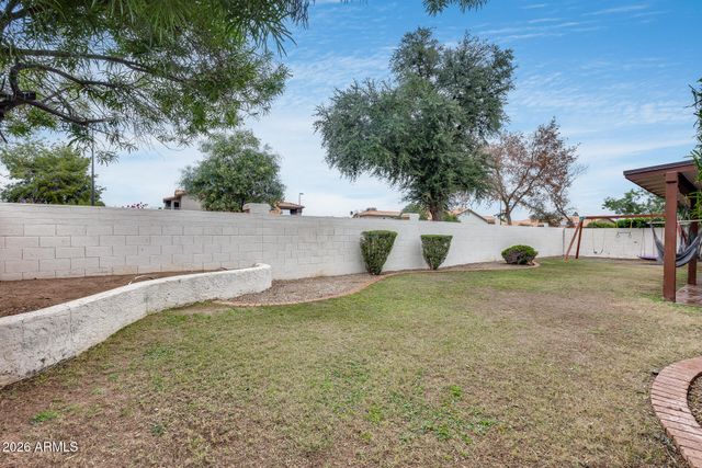 1042 W NEWPORT BEACH Drive, Gilbert, AZ 85233
