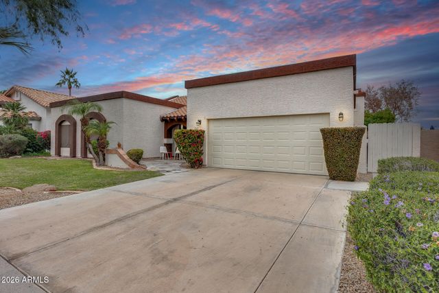 1042 W NEWPORT BEACH Drive, Gilbert, AZ 85233