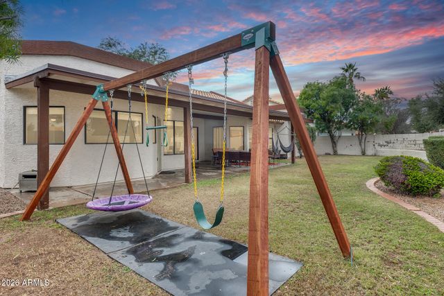 1042 W NEWPORT BEACH Drive, Gilbert, AZ 85233