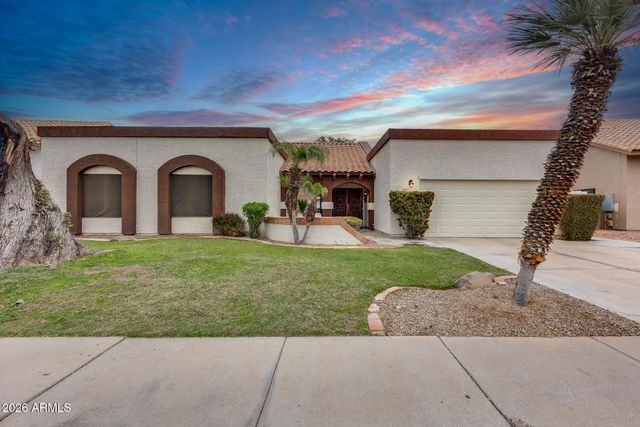 1042 W NEWPORT BEACH Drive, Gilbert, AZ 85233