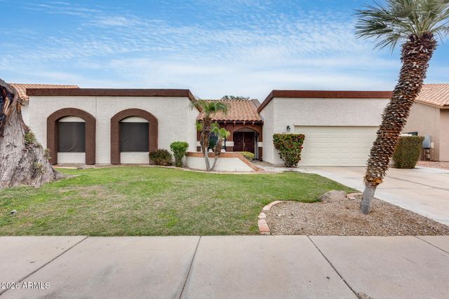 1042 W NEWPORT BEACH Drive, Gilbert, AZ 85233