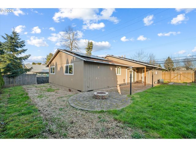 955 Se HOGAN Rd, Gresham, OR 97080