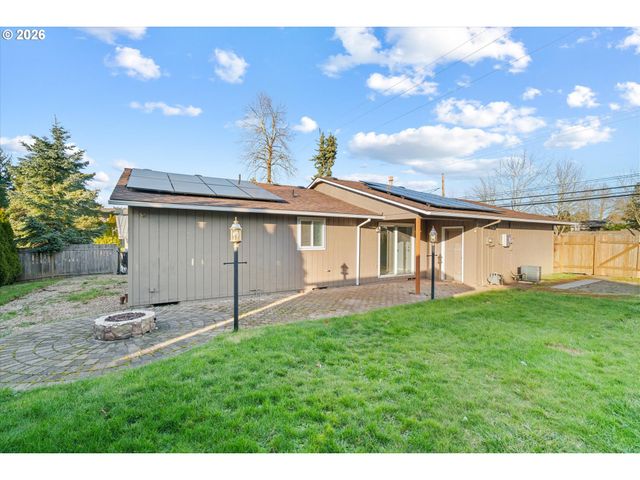 955 Se HOGAN Rd, Gresham, OR 97080