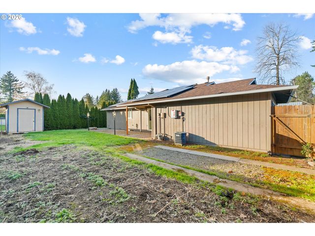 955 Se HOGAN Rd, Gresham, OR 97080