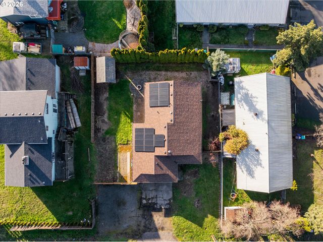 955 Se HOGAN Rd, Gresham, OR 97080