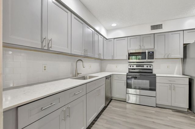 5640 Coach House Circle C, Boca Raton, FL 33486