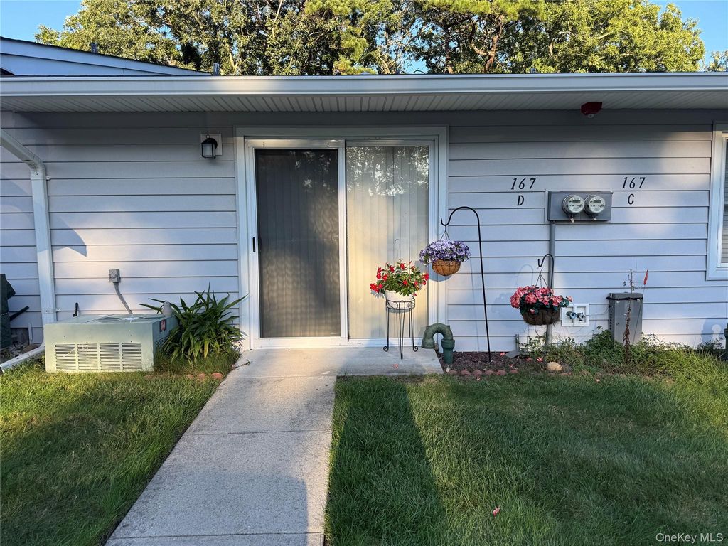 167 Ventry Court D, Ridge, NY 11961