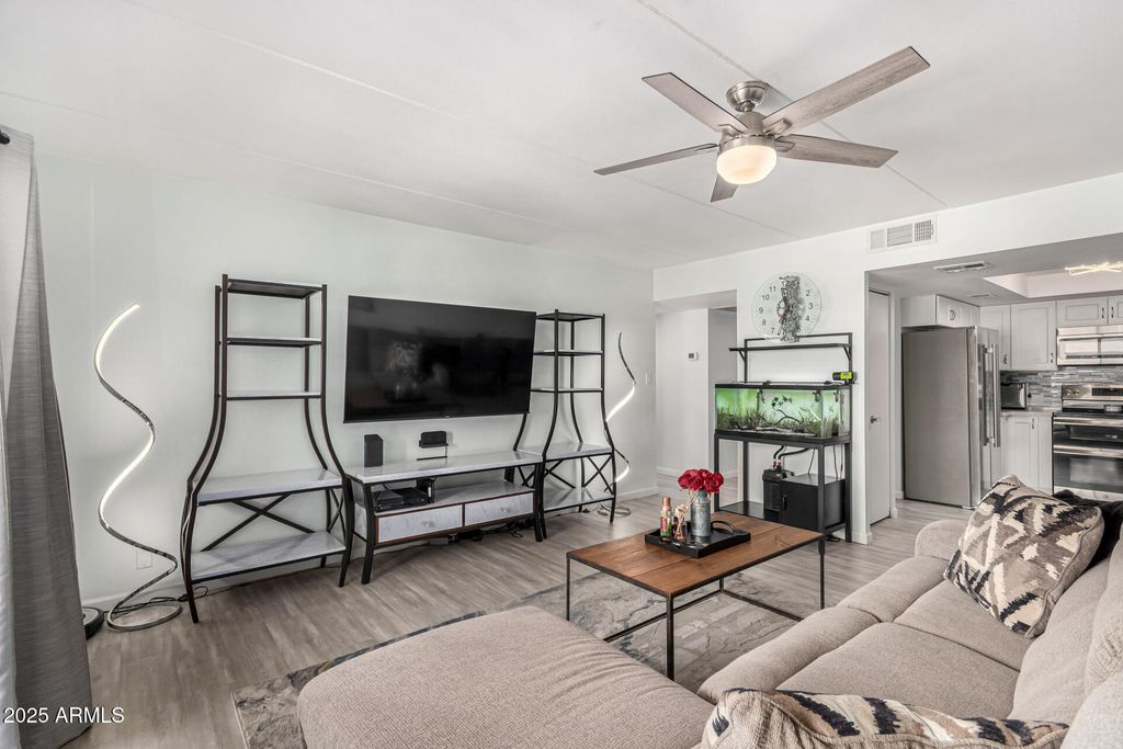 7920 E CAMELBACK Road 409, Scottsdale, AZ 85251 — exterior