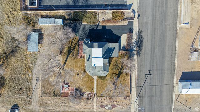 12 W 200 N, Moroni, UT 84646