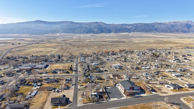 12 W 200 N, Moroni, UT 84646