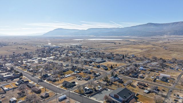 12 W 200 N, Moroni, UT 84646