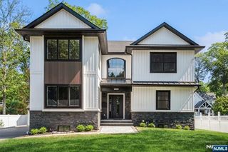 890 Oradell Avenue, Oradell, NJ 07649