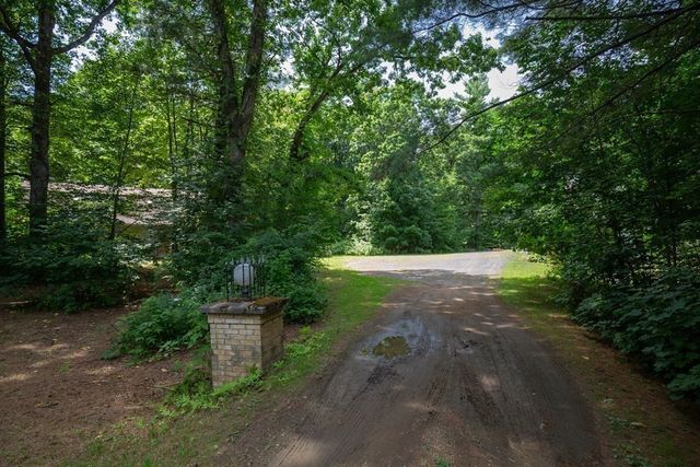 217 Grove St, Paxton, MA 01612