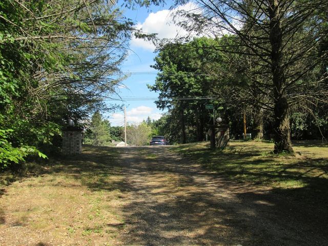 217 Grove St, Paxton, MA 01612