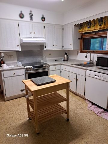 217 Grove St, Paxton, MA 01612