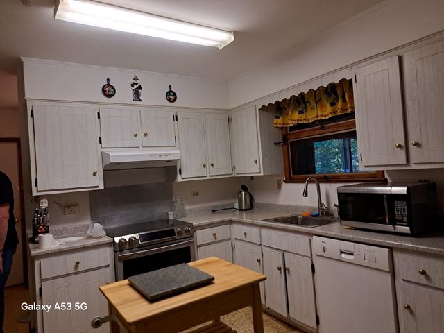 217 Grove St, Paxton, MA 01612