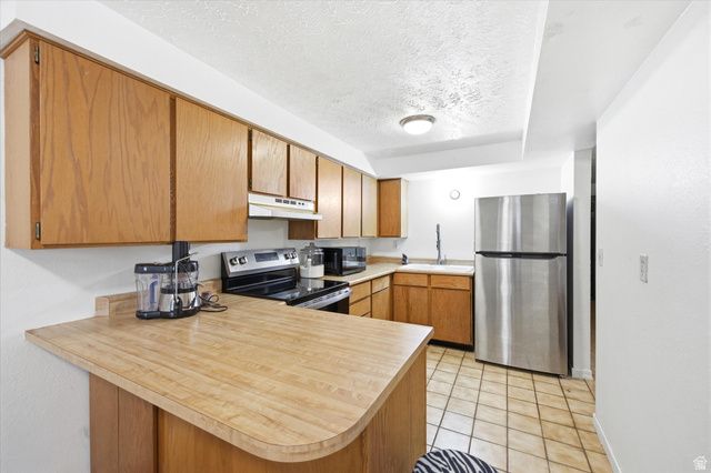 65 E PIONEER AVE, Sandy, UT 84070