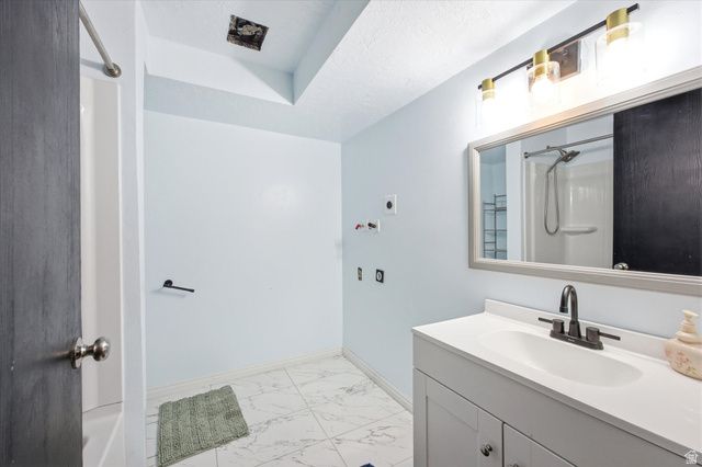 65 E PIONEER AVE, Sandy, UT 84070