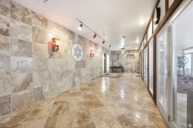 65 E PIONEER AVE, Sandy, UT 84070
