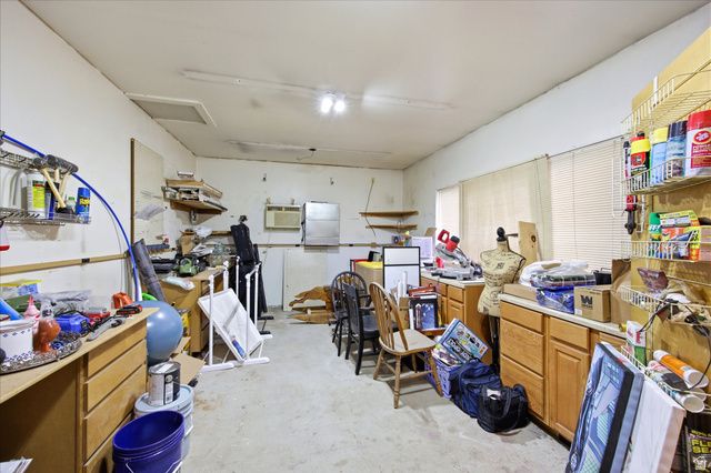 65 E PIONEER AVE, Sandy, UT 84070