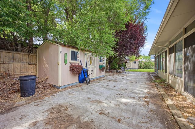65 E PIONEER AVE, Sandy, UT 84070