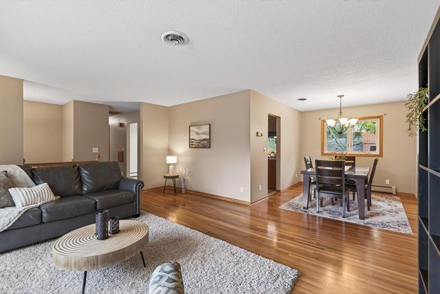 11213 River Hills Drive, Burnsville, MN 55337