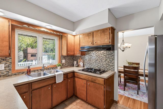 11213 River Hills Drive, Burnsville, MN 55337