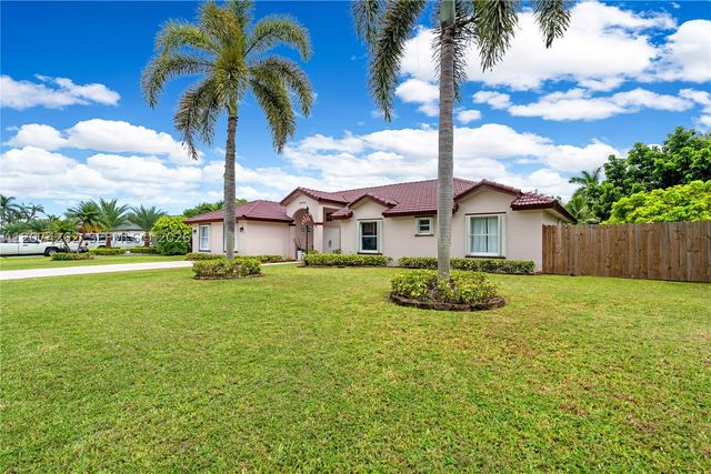 28565 SW 158th Ct, Homestead, FL 33033