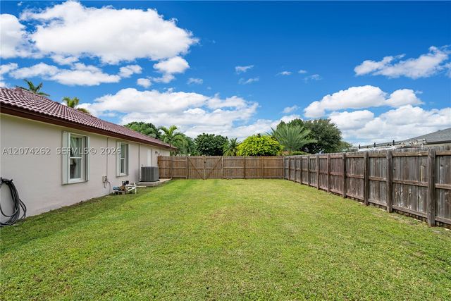 28565 SW 158th Ct, Homestead, FL 33033