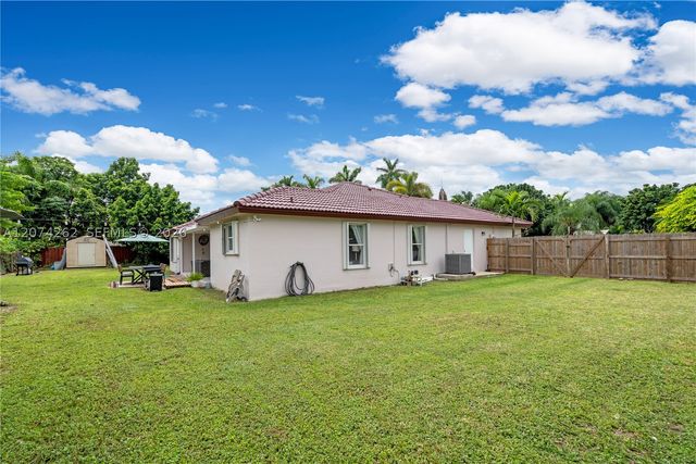 28565 SW 158th Ct, Homestead, FL 33033