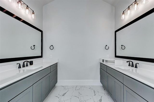 7606 Redwoods Forest Drive, Katy, TX 77493