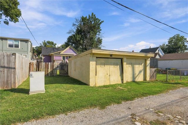 1523 W 39th Avenue, Kansas City, KS 66103