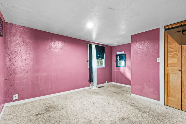 620 S Royal Avenue, Eagle Point, OR 97524