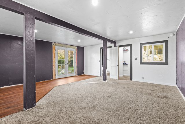 620 S Royal Avenue, Eagle Point, OR 97524