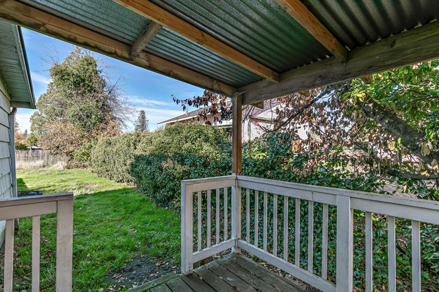 620 S Royal Avenue, Eagle Point, OR 97524