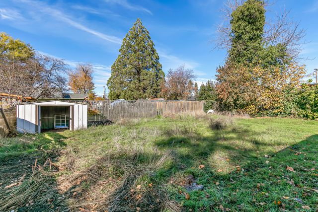 620 S Royal Avenue, Eagle Point, OR 97524