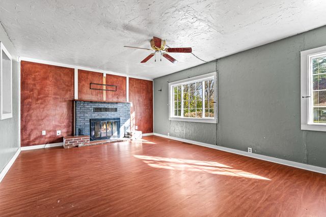 620 S Royal Avenue, Eagle Point, OR 97524