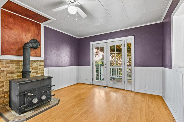 620 S Royal Avenue, Eagle Point, OR 97524