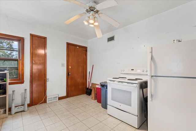 1405 W Custer AVENUE, Milwaukee, WI 53209