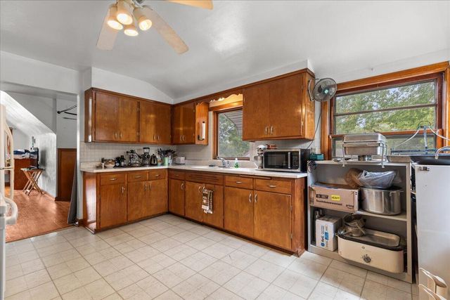 1405 W Custer AVENUE, Milwaukee, WI 53209